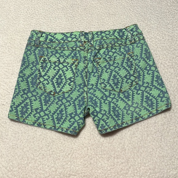 Copper Key Girls Denim Stretch Shorts, NWT’s, Size 12 - Picture 4 of 7